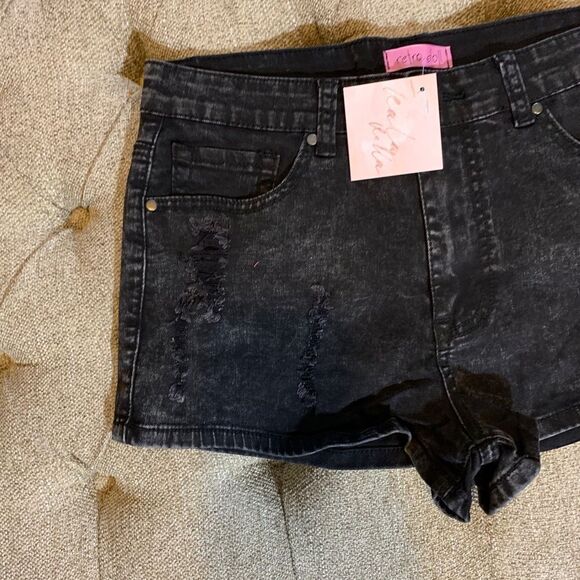 ‎Denim “Booty” Shorts - Picture 5 of 14